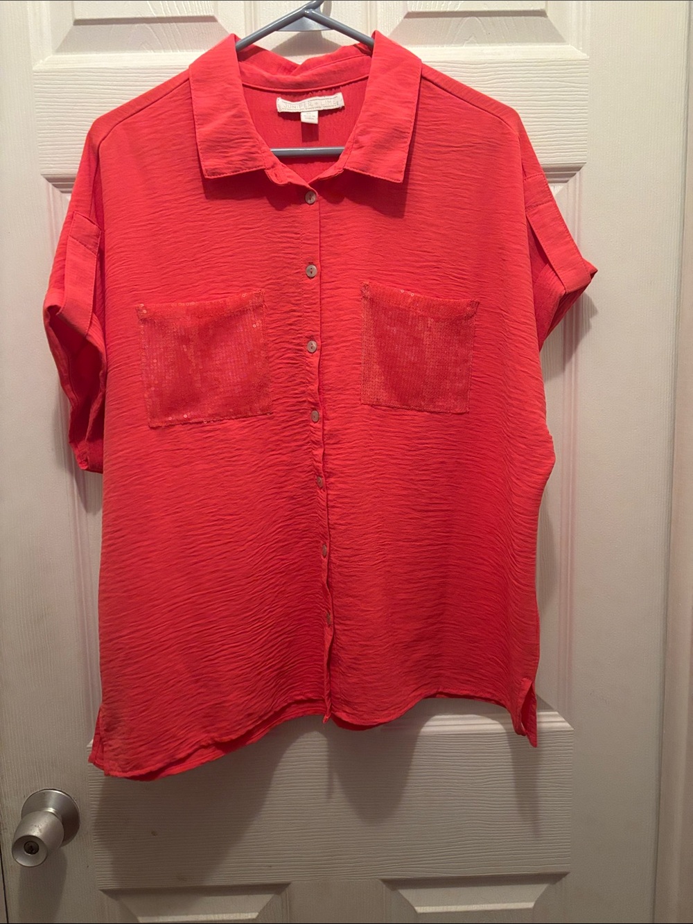 Relaxed Coral Button-Down Short Sleeve Shirt with Patch Pockets